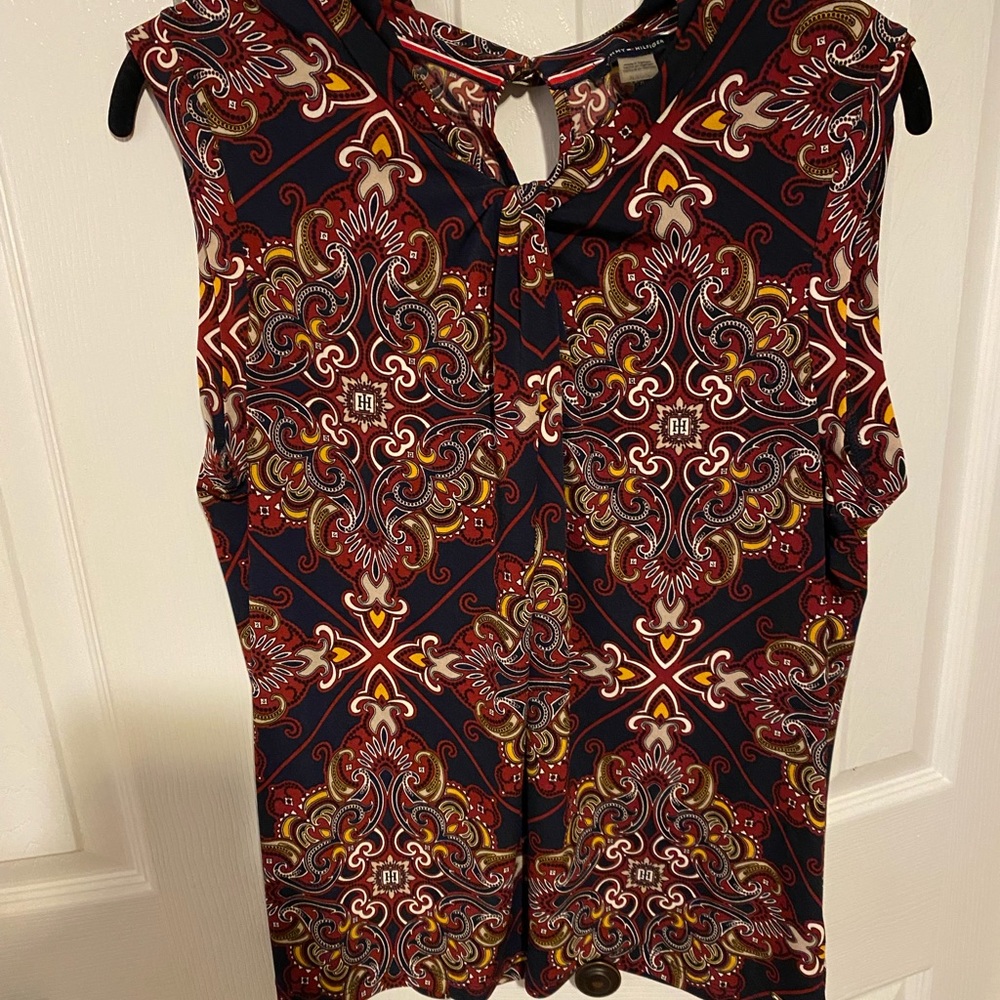 Womens Tommy Hilfiger fashion top. Size XL